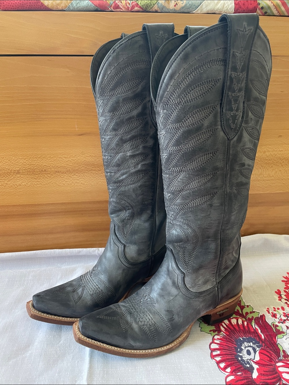 Lane Squashblossom Women's Distressed Leather Boots